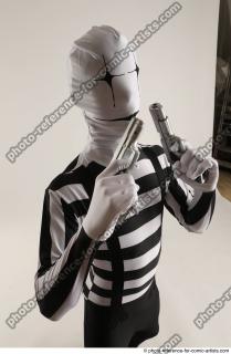 27 2019 01 JIRKA MORPHSUIT WITH TWO GUNS